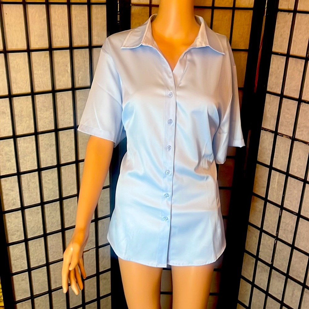 Atnlewhi Womens Light Blue Button-Up Shirt NWT